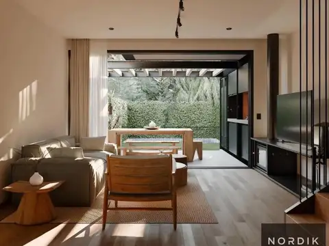 Casa en Venta con 2 cocheras