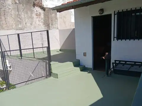 Depto Tipo Casa en Venta en Liniers, USD 110.000