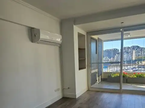 Departamento en Alquiler con 1 cochera
