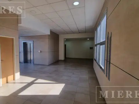 Oficina 3 ambientes con 2 baños