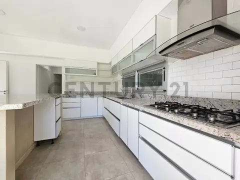 Casa en Venta al Oeste