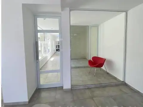 DEPARTAMENTO 2 AMBIENTES  4º piso Frente con cochera