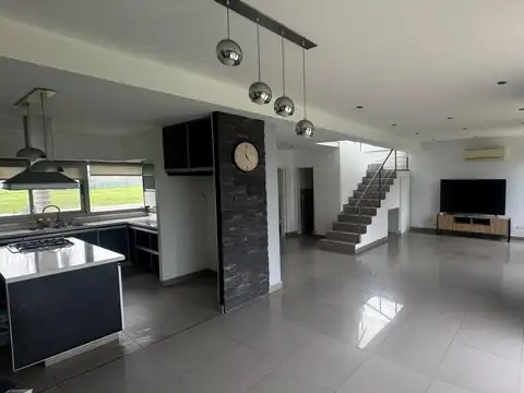Alquiler Casa en San Sebastian Area 1 5 ambientes