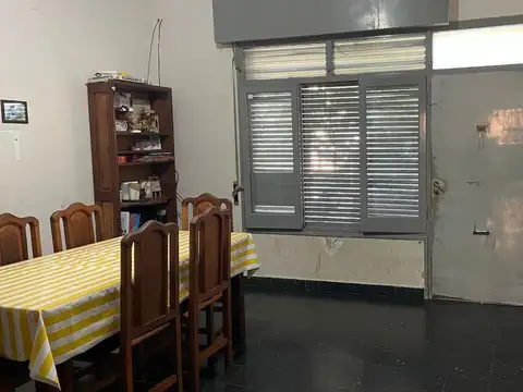 Avenida Sarmiento 200