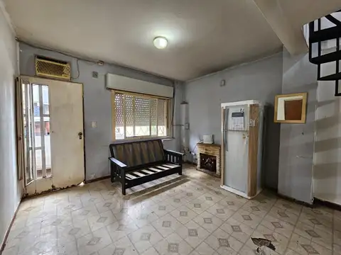 Casa 4 ambientes con 1 baño