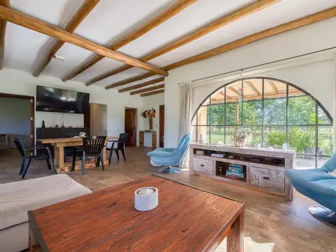 Casa 3 ambientes con 2 baños