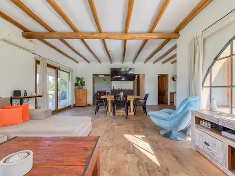 Casa en Venta en Loma Escondida, USD 200.000