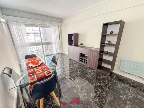 2 AMBIENTES CON DEPENDENCIA Y COCHERA. CENTRO.