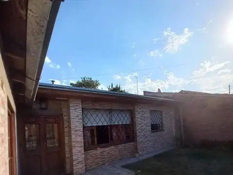 Gral. Parodi N°1650 e/ Carmona