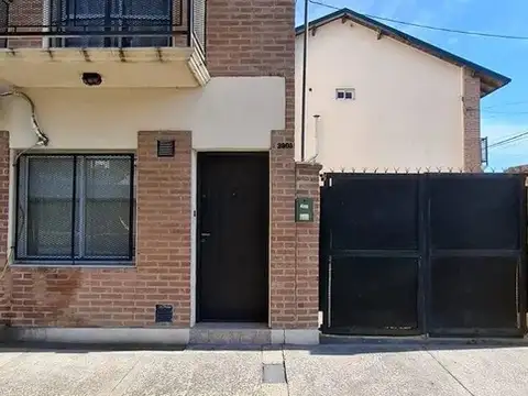 DUPLEX 3 AMB. C/PATIO Y COCHERA EN VILLEGAS 3700,SARANDI