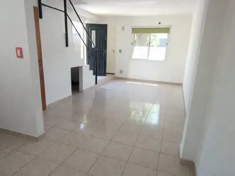 Depto Tipo Casa en Venta en Sarandi, USD 67.000
