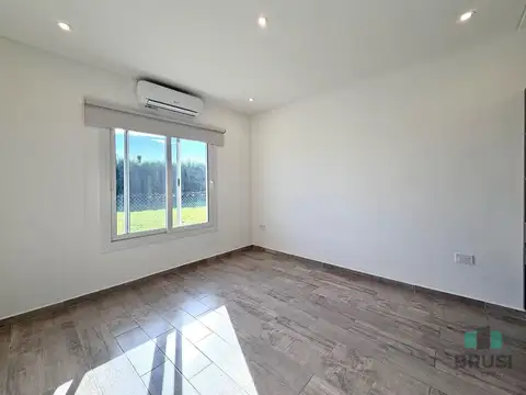 Casa en  ALQUILER / VENTA en una planta con pileta en Barrio Privado San Felipe, Canning