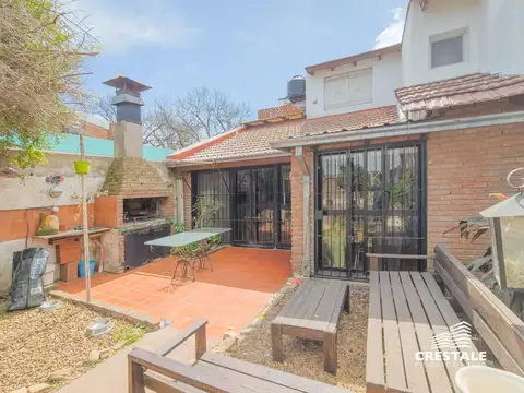 Venta - Casa 3 dormitorios con jardín y cochera - Barrio Saladillo, Rosario.