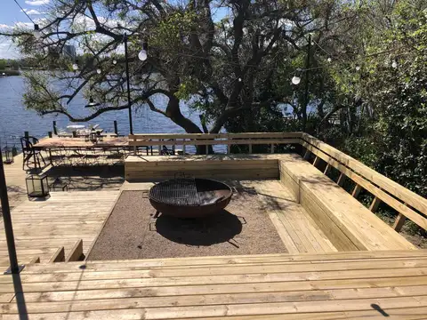 Casa 8 ambientes con 7 baños