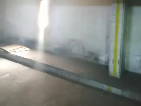 Cochera en Venta con acceso Ascensor