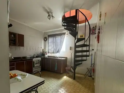 Depto Tipo Casa en Venta en Flores, USD 94.900