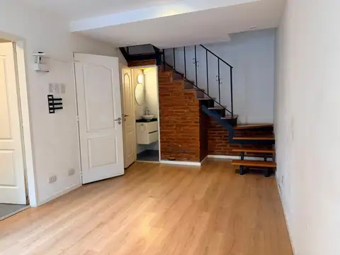 Depto Tipo Casa en Alquiler de 2 ambientes