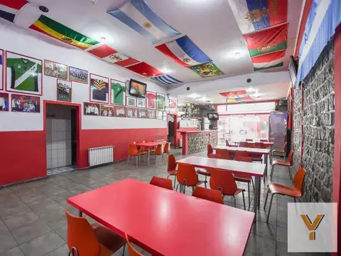 Local en venta - Canchas de fútbol - Salón - Baños - Cocina - 2.017mts2 - La Plata
