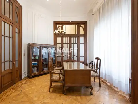 VENTA OFICINA SAN NICOLAS CON BALCON Y COCHERA