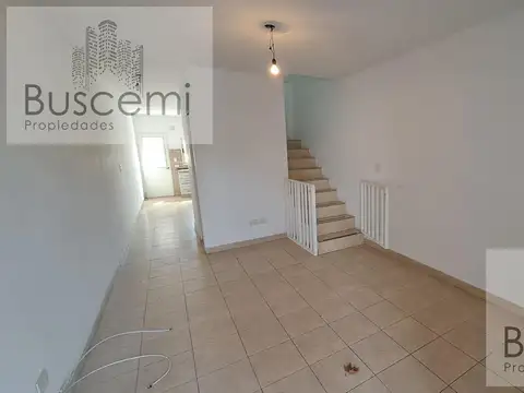 Depto Tipo Casa en Alquiler de 3 dormitorios