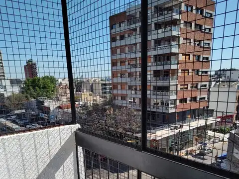 DEPARTAMENTO 2 AMBBIENTES FRENTE BALCON- SIN MASCOTAS
