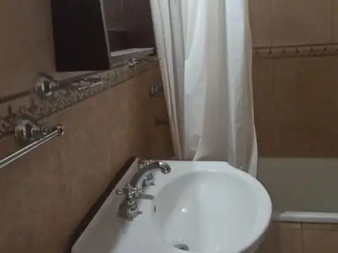 Departamento en Alquiler en Santos Lugares, $ 650.000
