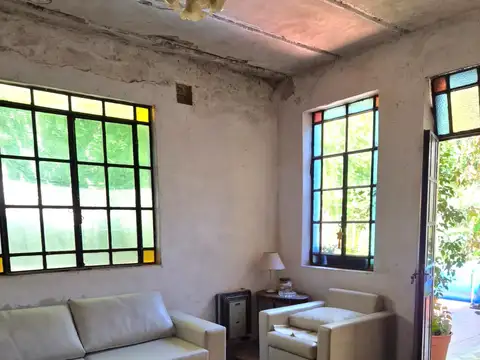 Venta Arroyito Casa Juan José Paso 530 Tres dormitorios, cochera pasante,patio, terraza.-