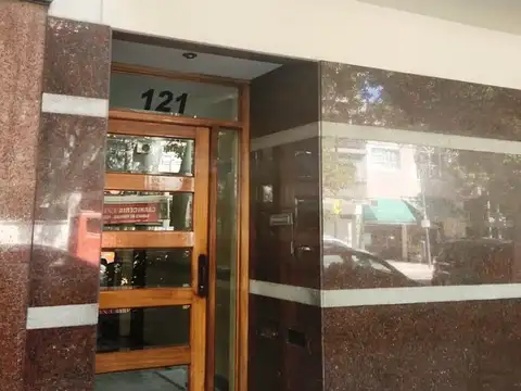 Avenida Directorio 100, Piso 1