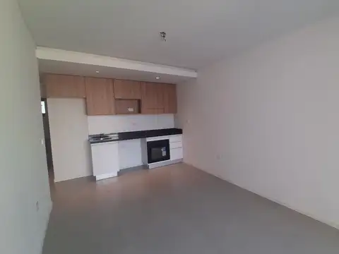 Dos ambiientes frente balcón, nuevo. Amenities Apto Crédito.