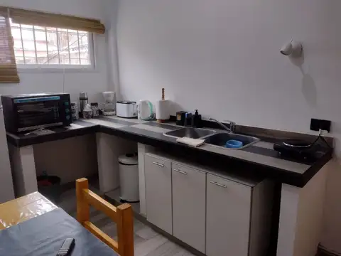 Venta casa con local y habitaciones alquilar