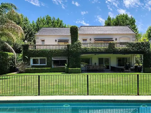 Casa en Alquiler de 4 dormitorios