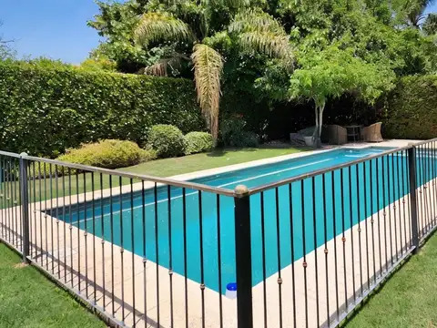 Casa 6 ambientes con 4 baños
