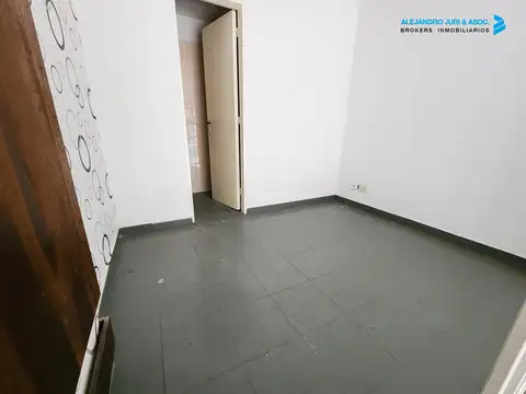 San Lorenzo 861 - Local Comercial a la Calle con Subsuelo y Entrepiso