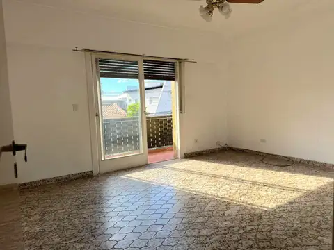 PH AL FRENTE 4 AMBIENTES EN VILLA ADELINA