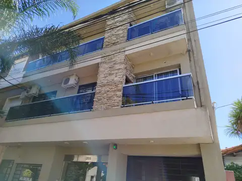 ALQUILER MONOAMBIENTE AMPLIO EN MALAVER CON PARRILLA