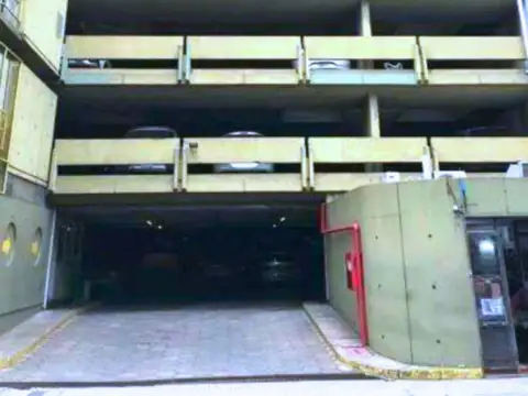 Avenida Hipólito Yrigoyen 900