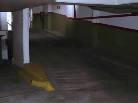 2 Cocheras Contiguas Cubiertas | Fijas, con Vigilancia - a m de Av 9 de Julio