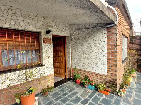 Casa en Venta en Castelar, USD 80.000