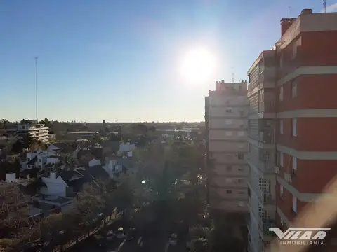 Muy Buen Depto 2 ambientes, luminoso, con vista abierta, en B. Parque.