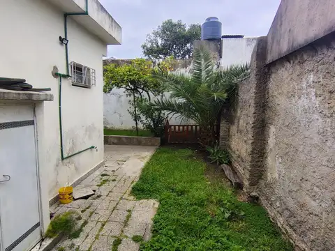 Depto Tipo Casa en Alquiler en Morón Sur, $ 700.000