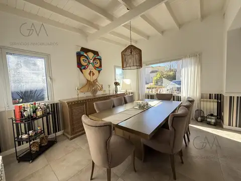 Casa 4 ambientes con 3 baños