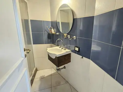 Casa en Venta con 4 cocheras