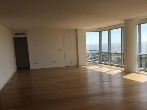 Departamento en Alquiler de 4 dormitorios