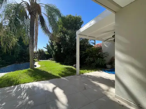 Casa en Venta en Acassuso Libertador  /  Solis, USD 720.000