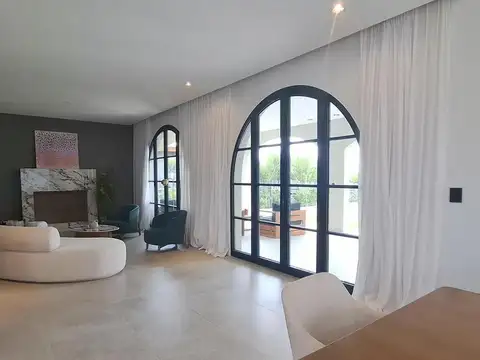 Casa en Alquiler en San Sebastian, USD 3.000
