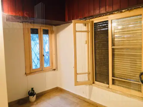 Depto Tipo Casa en Venta 50 años