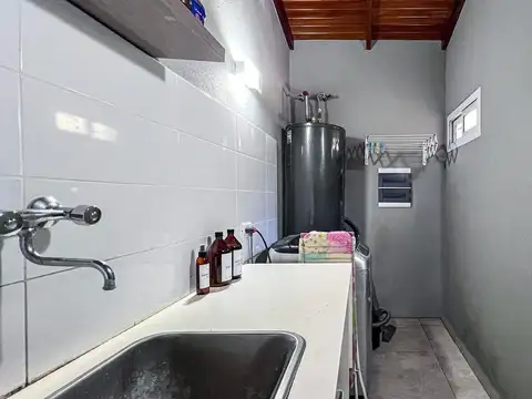 VENTA CASA 6 AMB S. DE LOS PADRES PILETA FINANCIA