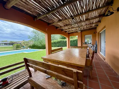 Casa en Alquiler Temporal con 4 cocheras