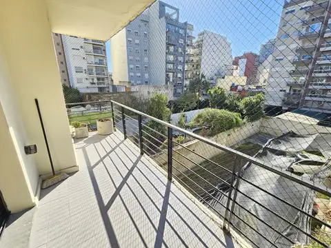 Departamento en Alquiler en Coghlan, $ 1.400.000