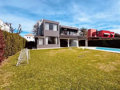 Casa en Venta en San Isidro Labrador, USD 550.000
